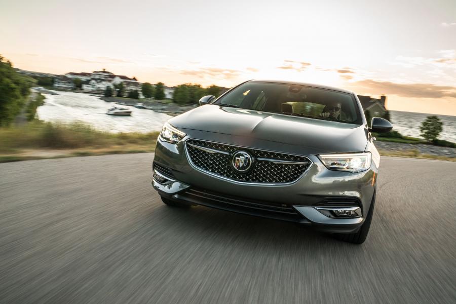  Buick Regal Avenir 2018 года  (NA) (фото 14 из 14)